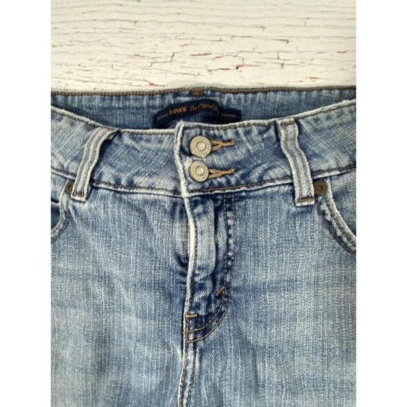 Levis 526 Jean Shorts Sz 4 Stretch Denim Booty Raw Hem Cut Offs 3” Inseam Light - Picture 3 of 11